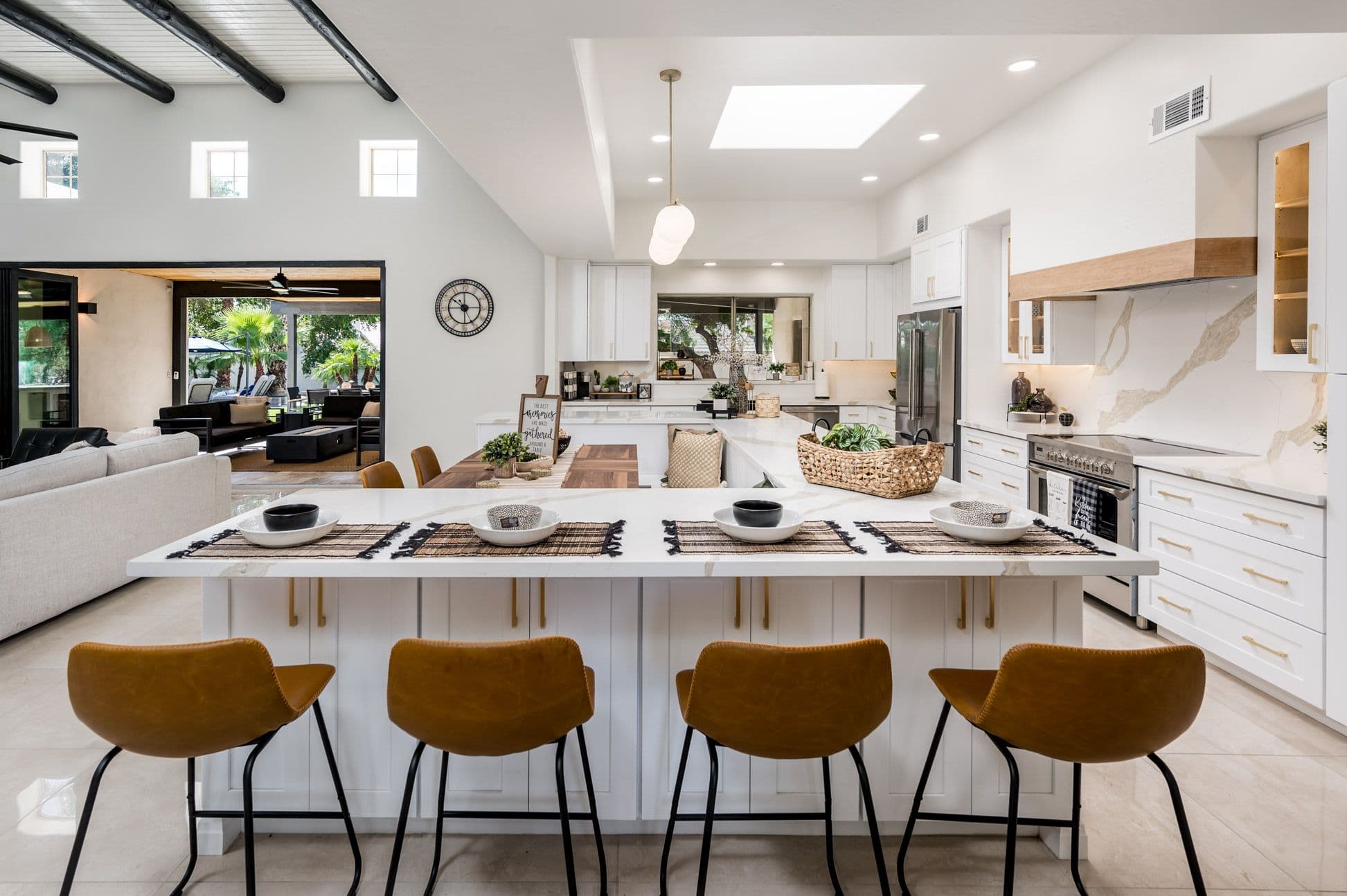 Panel background image