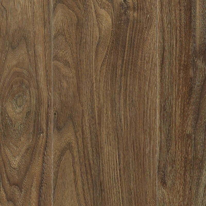 A close up of the wood grain on the floor