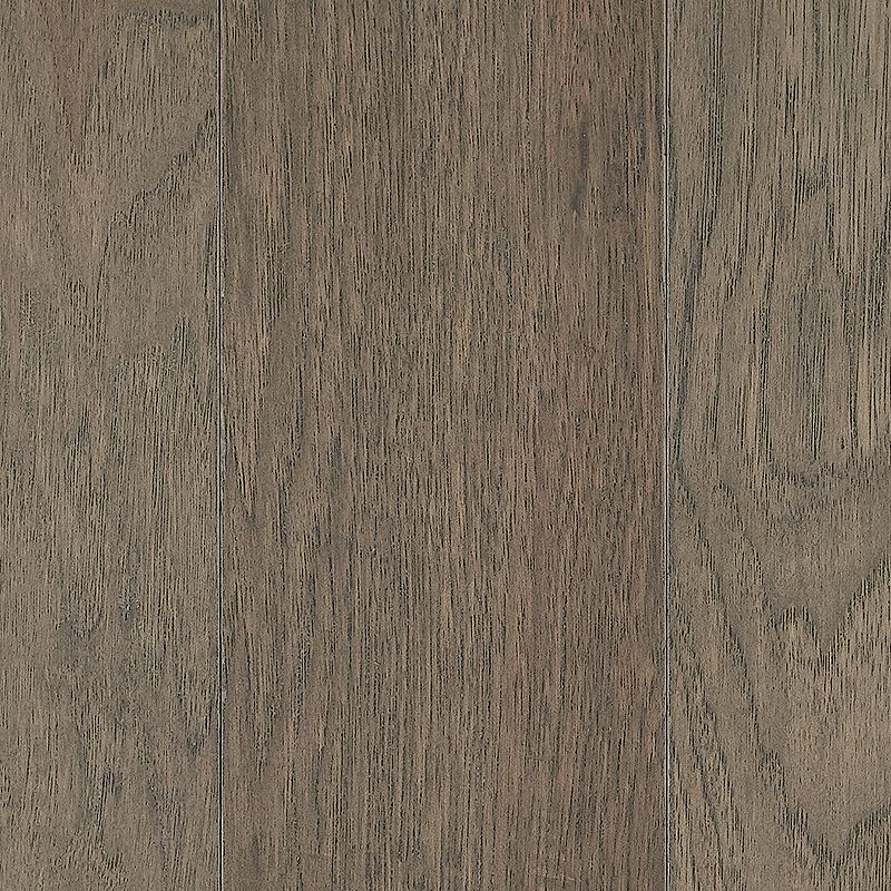 A close up of the wood grain on the floor