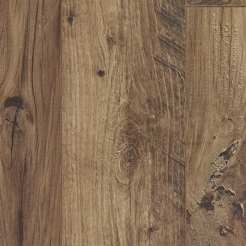 A close up of the wood grain on the floor