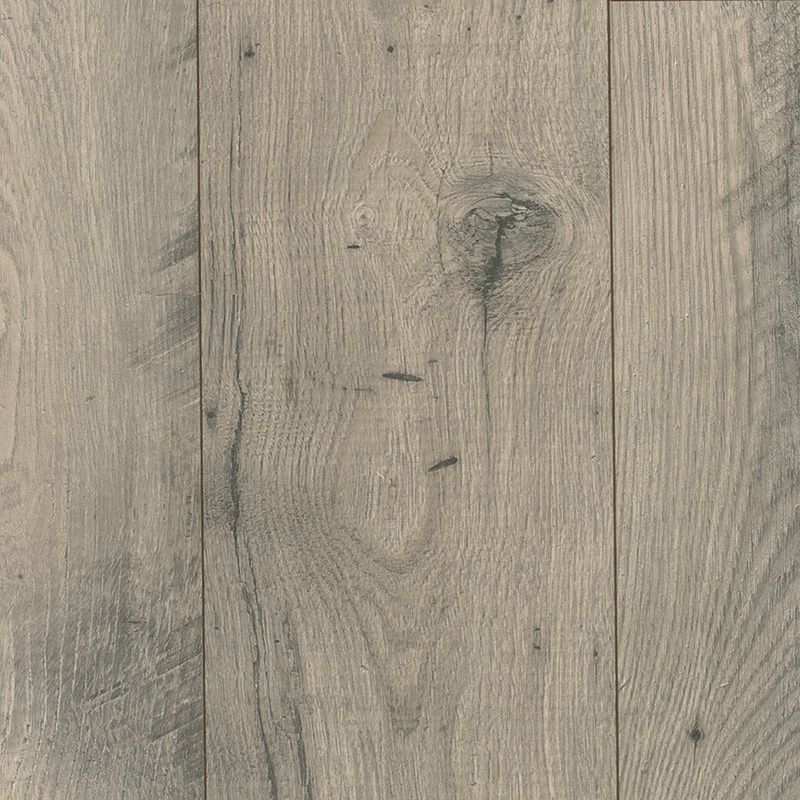 A close up of the wood grain on the floor