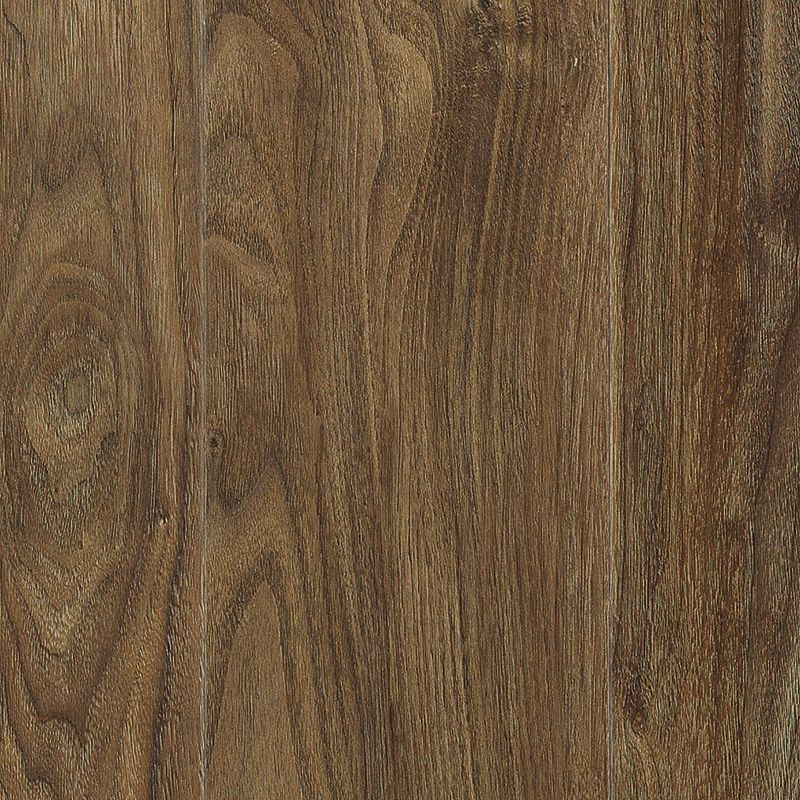 A close up of the wood grain on the floor