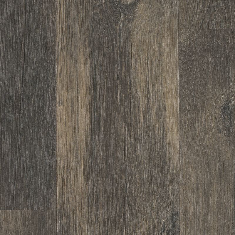 A close up of the wood grain on the floor