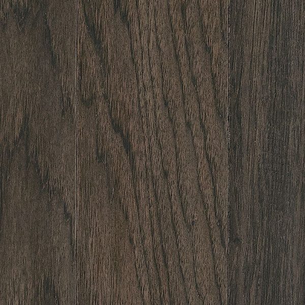 A close up of the wood grain on the floor