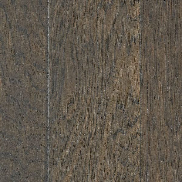 A close up of the wood grain on the floor