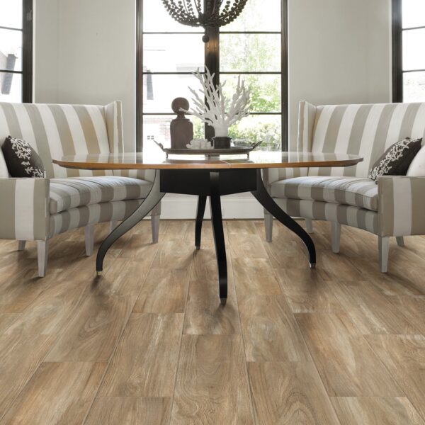 A dining room with chairs and tables in it